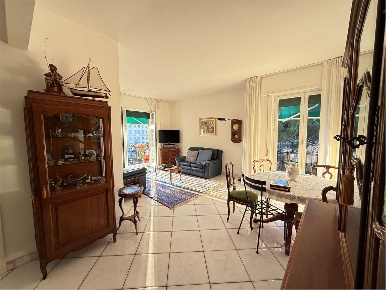 Foto Appartamento in Via Berninzoni  44, Spotorno di 100 m² con 4 locali