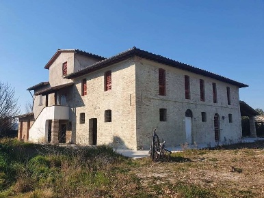 Foto Rustico a Bastia Umbra di 500 m² con 10 locali in vendita