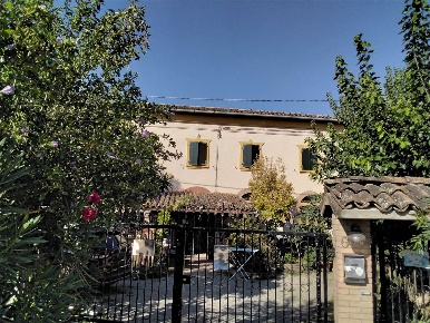 Foto Appartamento in Via Pratonera 6, Cadelbosco di Sopra di 358 m²