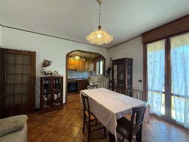 Foto Villa a schiera in Via Paolo Taroni 11, Ravenna di 213 m² con 8 locali