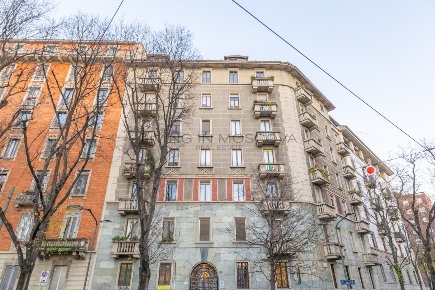 Foto Appartamento in Piazza 6 Febbraio 10, Milano Sempione di 110 m²