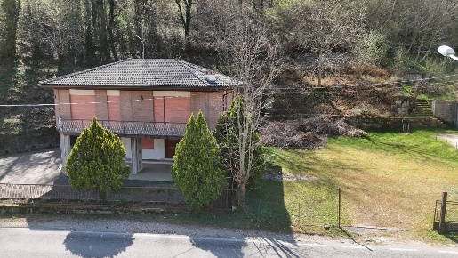 Foto Villa singola a Recoaro Terme Centro di 200 m² con 7 locali in vendita
