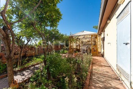 Foto Case semi ndipendenti in Via Trieste 2, Catania Centro di 70 m²