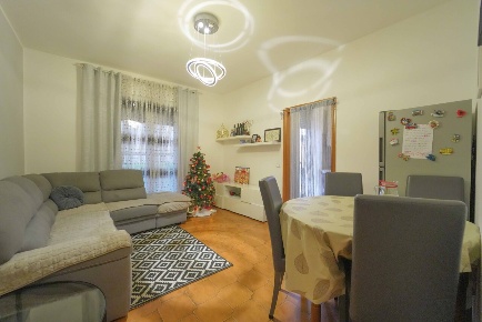 Foto Appartamento in Via Monti 5, Gambettola di 90 m² con 5 locali