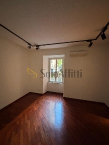 Foto Appartamento in Via Domenico Cimarosa, Napoli Vomero di 110 m²