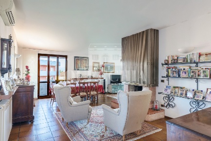 Foto Attico in Lungolago Mazzini, Peschiera del Garda di 237 m² in vendita