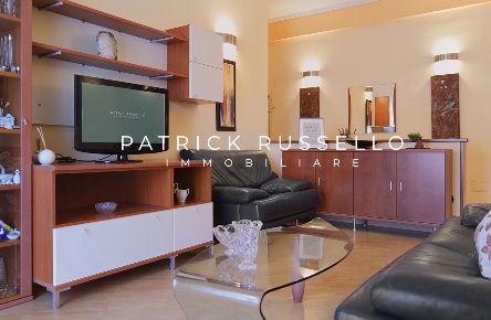 Foto Appartamento in Piazza Messico 5, Gela Centro di 93 m² con 5 locali