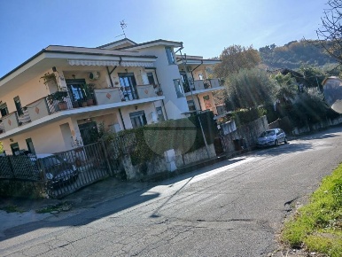 Foto Appartamento in via Enrico Berlinguer, Zumpano di 117 m² con 3 locali