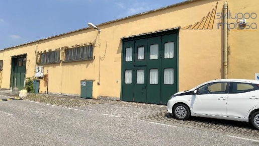 Foto Capannone industriale in via MONTE PASUBIO, Monza San Rocco di 240 m²