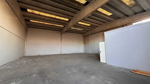 Foto Capannone industriale a Magenta di 330 m² in affitto