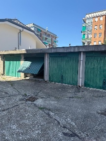 Foto Box in VIA SASSARI, Nichelino di 15 m² con 1 locali in vendita