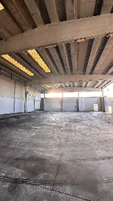 Foto Capannone industriale a Magenta di 600 m² in affitto