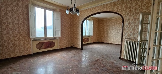 Foto Appartamento a Colle di Val d'Elsa Colle Bassa, Via Gramsci di 247 m²