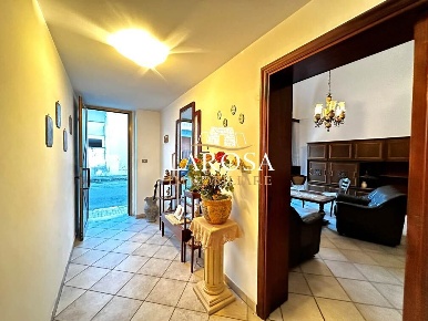Foto Villa bifamiliare in Via A.de Gasperi 168, Calimera di 181 m²