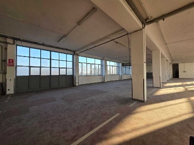 Foto Capannone industriale in Via Erba 1, Paderno Dugnano di 335 m²