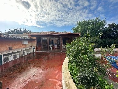 Foto Villa a schiera in Via Siviglia 28, Modica Marina di Modica di 100 m²