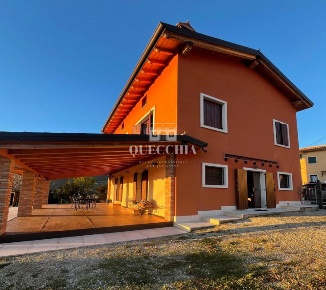 Foto Villa singola in Località Preele 2, Caprino Veronese di 388 m²