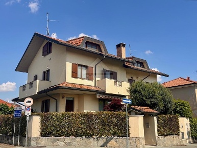 Foto Appartamento in GORIZIA, Pogliano Milanese di 240 m² in vendita