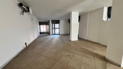 Foto Negozio in Via Fratelli Rosselli snc, Civita Castellana Centro