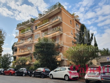 Foto Attico in Via Cornelio Nepote 18, Roma Medaglie d'Oro di 55 m²