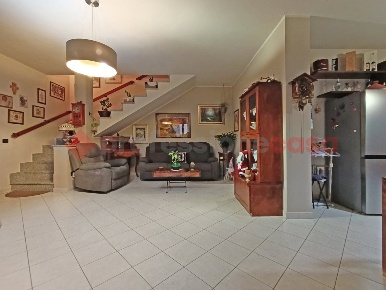 Foto Villa bifamiliare in Luogo Agostino, Divignano di 130 m² con 4 locali