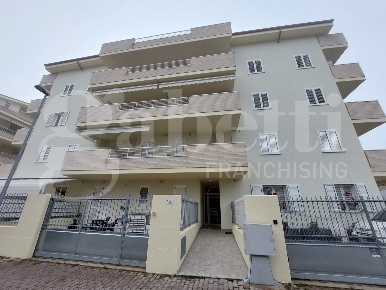 Foto Appartamento in Via Giolitti 4, Tortoreto Tortoreto Lido di 65 m²
