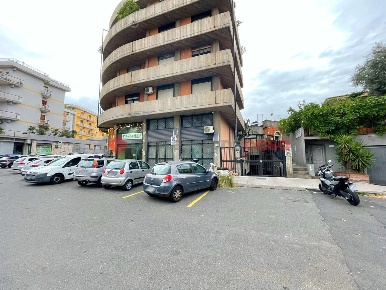 Foto Box in Via Orazio Condorelli 7, Catania Borgo di 18 m² con 1 locali
