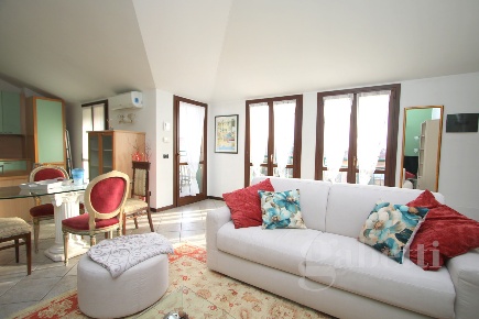 Foto Attico in Via dei Salici 63, Gallarate Caiello di 85 m² con 2 locali