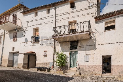 Foto Case semi ndipendenti in Contrada Villanova, Apiro di 150 m²