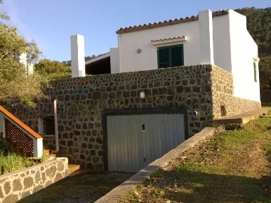 Foto Villa unifamiliare in Contrada Tramontana, Ustica di 80 m² in vendita
