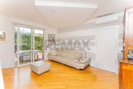 Foto Appartamento in viale italia, Castellanza di 101 m² con 3 locali