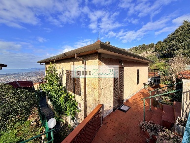 Foto Case semi ndipendenti in Via Bel Colle, Pietrasanta di 80 m²