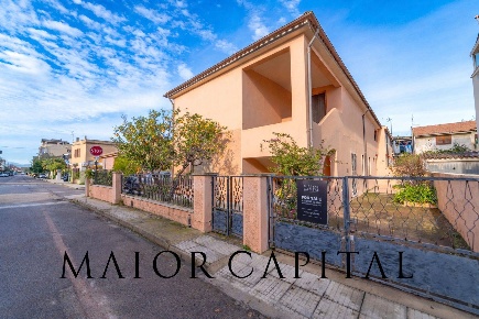 Foto Villa bifamiliare in Via Baldassarre Longhena, Olbia di 320 m²