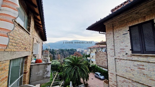 Foto Appartamento in VIA ZEPPELLE 12, Ascoli Piceno di 105 m² con 6 locali