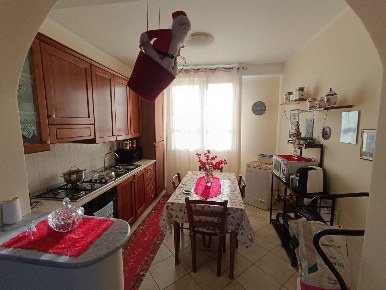 Foto Case semi ndipendenti a Carrara Avenza di 150 m² con 7 locali