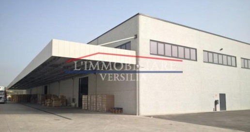 Foto Capannone industriale a Castelnuovo Magra Centro di 1100 m² in vendita