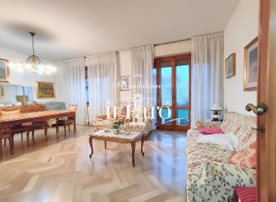 Foto Appartamento a Pisa San Giusto - Aeroporto di 183 m² con 7 locali