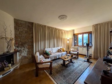 Foto Appartamento a Borgo a Mozzano Centro di 118 m² con 5 locali