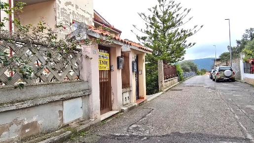 Foto Appartamento a Iglesias Centro di 155 m² con 10 locali in vendita