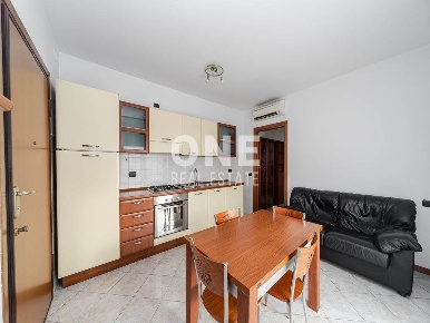 Foto Appartamento in Via Manzoni 39, Arcore Centro di 50 m² con 2 locali