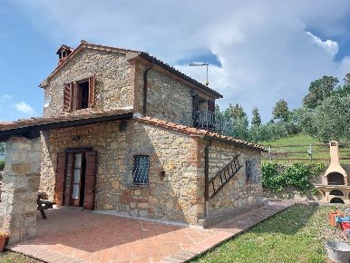 Foto Rustico a Roccastrada Centro di 47 m² con 2 locali in vendita