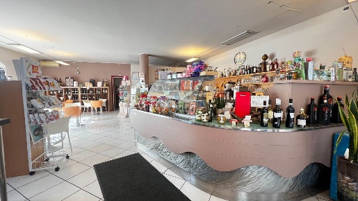 Foto Attività commerciale a Canonica d'Adda Centro di 70 m² con 2 locali