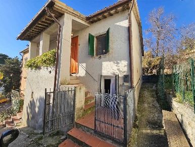 Foto Case semi ndipendenti a San Severino Marche di 55 m² con 3 locali