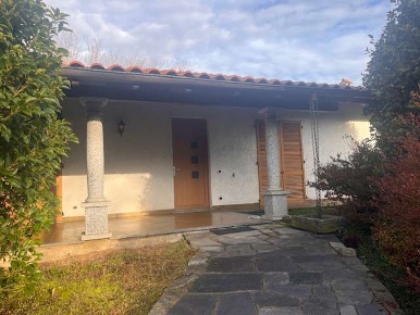 Foto Villa bifamiliare in Via Bertona Bellosta 7, Invorio Centro di 170 m²