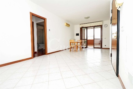 Foto Appartamento in Via Poseidone, Roma Torre Angela di 50 m² con 2 locali