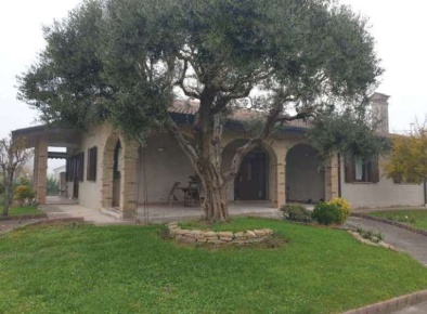 Foto Villa unifamiliare in Via Monte Grappa, Arzergrande di 75 m² all'asta