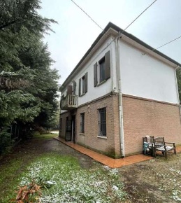 Foto Villa unifamiliare in Via Padusa, Poggio Renatico di 178 m² all'asta