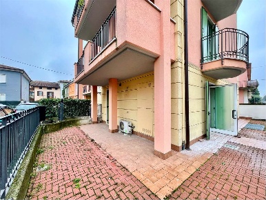 Foto Appartamento a Verona di 115 m² con 4 locali in vendita