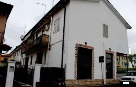 Foto Appartamento in Via Chiesanuova, Padova Chiesanuova di 100 m² all'asta