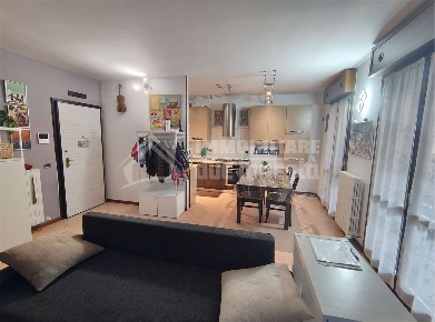 Foto Appartamento a Reggio nell'Emilia di 105 m² con 5 locali in vendita